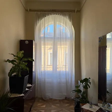 דירה Aesthetic Near Main Square *