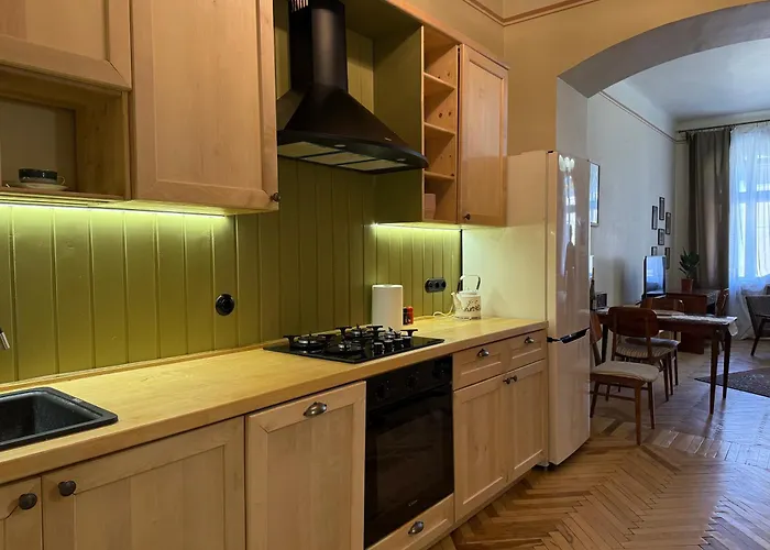 Aesthetic Near Main Square Λβιβ